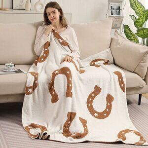 Reversible Horseshoe Patterned Throw Blanket